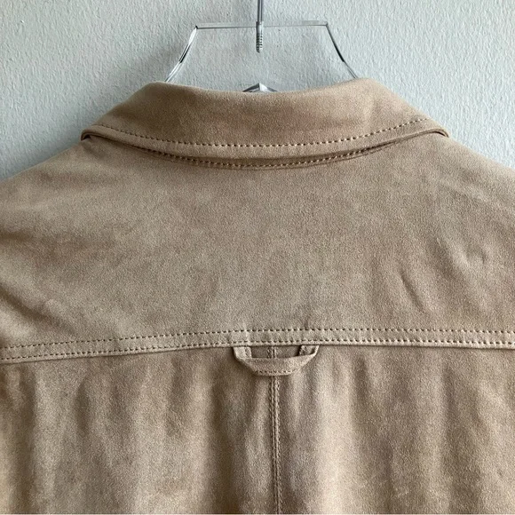 Free People Ari Faux Suede Shirt Jacket Size M Tan Rose Gold Buttons Boho Top - Picture 9 of 16